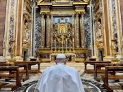 El papa Francisco rompió la tradición hasta en su testamento