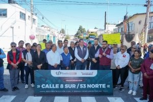 Entrega Gobierno de la Ciudad infraestructura vial en la colonia Aquiles Serdán