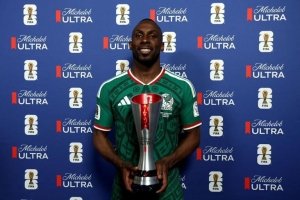 Juli&aacute;n Qui&ntilde;ones explic&oacute; por qu&eacute; mand&oacute; a callar a los ecuatorianos tras el 2-0 en el Azteca