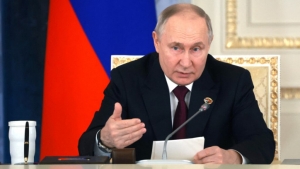 Putin pide a los rusos ir a votar en tiempos “difíciles” para el país