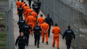 Revelan identidad de las 26 personas extraditadas de México a Estados Unidos; lista completa