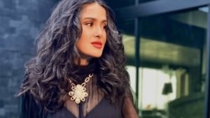 Más allá de Hollywood: Salma Hayek alza la voz y guía a latinos ante redadas de ICE