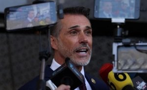 Morena impone veto definitivo a Sergio Mayer tras renuncia; acusa que por intereses personales afect&oacute; la imagen del partido