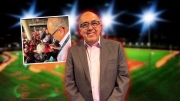 Pepe Segarra se lleva el show en el Diablos vs Yankees; le piden más autógrafos que a jugadores