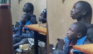 &ldquo;Y yo que me quejo de la vida&rdquo;: padre africano conmueve al grabar a sus hijos viendo televisi&oacute;n por primera vez