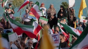 Jamenei: Irán dio &quot;una dura bofetada&quot; a EE.UU. y &quot;aplastó&quot; a Israel