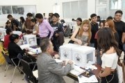 Sin incidentes, universitarios contin&uacute;an jornada electoral en las diferentes sedes