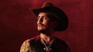 No lo confirma ni lo niega; as&iacute; reaccion&oacute; el abogado de Christian Nodal al ser cuestionado sobre la demanda del cantante vs su padre