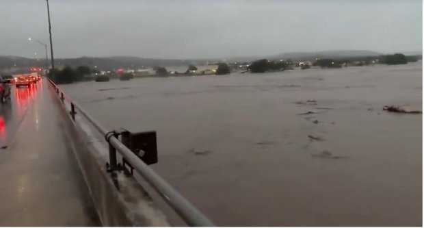 Al menos 27 muertos y más de 20 niñas desaparecidas por inundaciones en Texas, donde se emitió una declaración de desastre