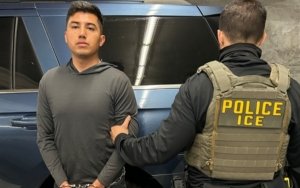 ICE arresta a militar buscado por el caso Ayotzinapa