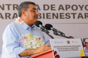 El gobernador Sergio Céspedes, entrega beneficios a personas con discapacidad