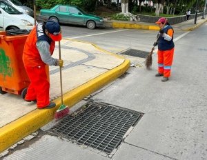 Intensifica Gobierno de la Ciudad limpieza de alcantarillas como medida preventiva ante temporada de lluvias