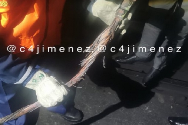 Cables destrozados, la causa del corto del metro en Barranca del muerto