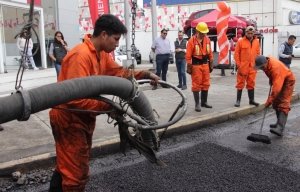 Fortalece Gobierno de la Ciudad la campa&ntilde;a Bacheando Puebla, suma maquinaria de bacheo en fr&iacute;o