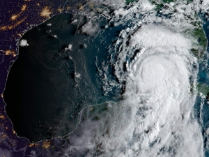 &#039;Idalia&#039; se fortalece a huracán categoría 1 y se enfila hacia Florida
