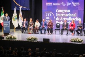 Formaci&oacute;n jur&iacute;dica y sensibilidad social, claves para fortalecer estado de derecho: Armenta Mier