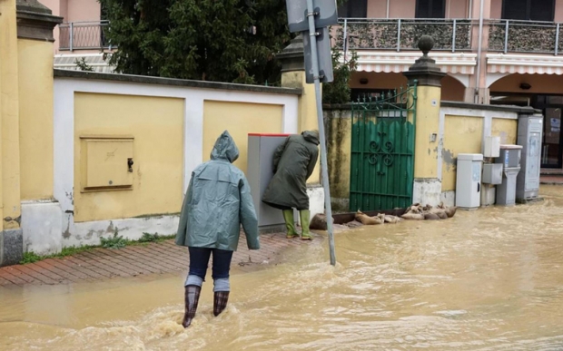 Alerta en la mitad de Italia por fuertes lluvias, inundaciones y avalanchas