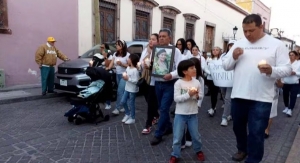 Marchan cientos en Salvatierra tras masacre; exigen justicia y paz