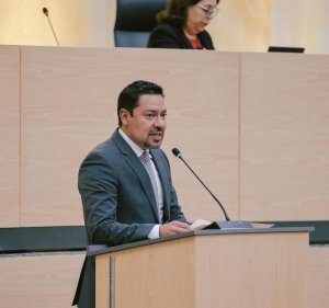 Presume Andrés Villegas que dona su salario a juntas auxiliares