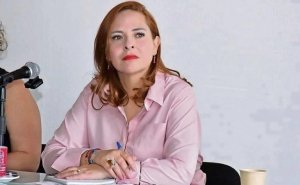 Alcaldesa de San Crist&oacute;bal sale en defensa de sus hijos tras pol&eacute;mica por autos de lujo; son de mi padre Elio Ricci, dice