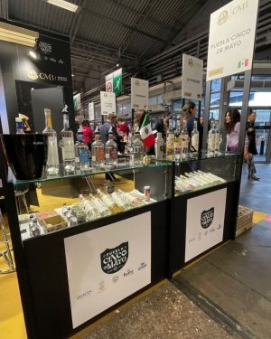 Mezcal Poblano participa en expo de Paris