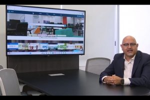 Alfredo Avenda&ntilde;o recibe la Medalla al M&eacute;rito Bibliotecario &ldquo;Roberto Gordillo&rdquo;