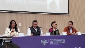 Congreso local guarda minuto de silencio por masacre de familia en Tehuizingo
