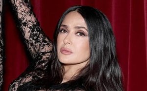 Salma Hayek protagoniza incómoda portada de revista y revela que pensó en retirarse; este es el motivo
