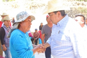 Continúa Sergio Salomón con supervisión del combate al incendio forestal en Zacatlán