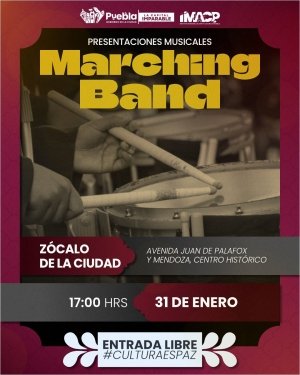 El Z&oacute;calo de Puebla vibra con la presentaci&oacute;n de Caballeros CEUA Marching Band