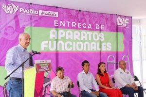 Reafirma MariElise Budib su compromiso con las personas con discapacidad al realizar entrega de aparatos funcionales