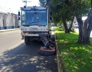 En temporada de lluvias, gobierno estatal intensifica limpieza de vialidades con barrido mecánico