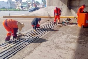 Realiza Gobierno de la Ciudad limpieza de alcantarillas en la Central de Abasto, en temporada de lluvias