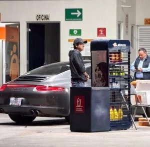 Captan a alcalde de Apizaco junto a auto de lujo valuado en m&aacute;s de 4 mdp