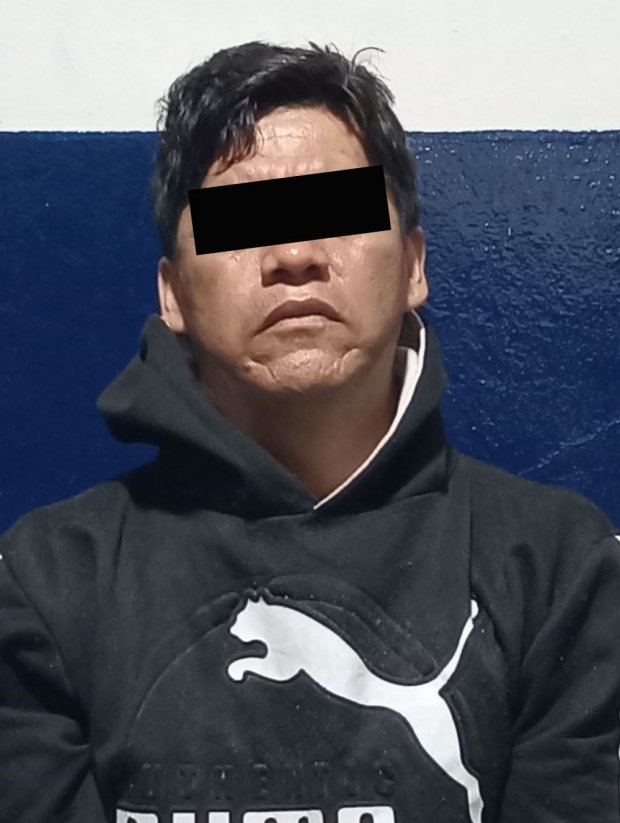 En la colonia San José Mayorazgo, la SSC de Puebla detuvo a un hombre en posesión de posible droga