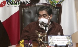 Barbosa celebra renovación de Morena-Puebla; minimiza violencia y acarreo en elección