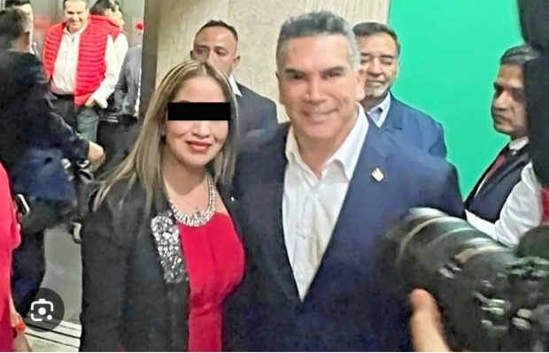 Abandona Alejandro Moreno a su narco candidata