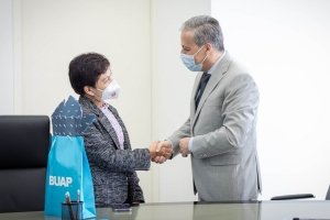 Dicta conferencia en la BUAP Luciano Musa, cient&iacute;fico l&iacute;der del CERN