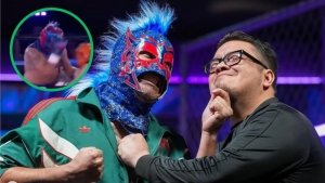 Escorpión Dorado se golpea a sí mismo en pelea con Franco Escamilla y desata burlas