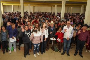 MariElise Budib brinda apoyos alimentarios a familias de San Francisco Totimehuacan