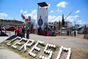 Reos se cosen la boca en protesta por maltrato en Cereso de San Miguel 