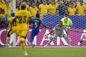 Portero de Curazao, Eloy Room, clave en el primer punto hist&oacute;rico ante Ecuador en Mundiales