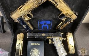 Detienen en Washington a narco del Cártel de Sinaloa con droga y pistolas bañadas en oro