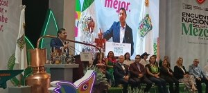 Armenta busca que Puebla deje de vender materia prima y genere valor con el agave