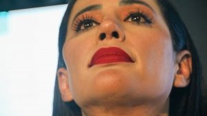 Sandra Cuevas se lanza elogios en tercera persona y usuarios reaccionan con burlas