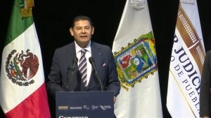 Armenta llama a fortalecer la formaci&oacute;n jur&iacute;dica y pide que la justicia no pierda sensibilidad social