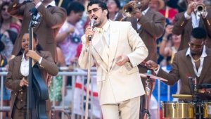El concierto de Bad Bunny se viene abajo en Mil&aacute;n: cancelado en plena actuaci&oacute;n y evacuados de urgencia por una demoledora tormenta
