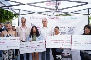 Entrega Pepe Chedraui cheques de &ldquo;Tu Cr&eacute;dito Imparable&rdquo; en el "D&iacute;a del Pueblo"