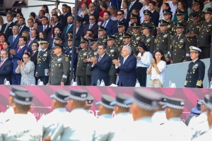 Con Desfile Cívico-Militar, Puebla celebra 5 de Mayo