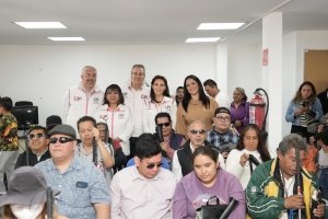 Entregan Pepe Chedraui y MariElise Budib bastones guía a integrantes del Taller de Cooperación para Ciegos A.C